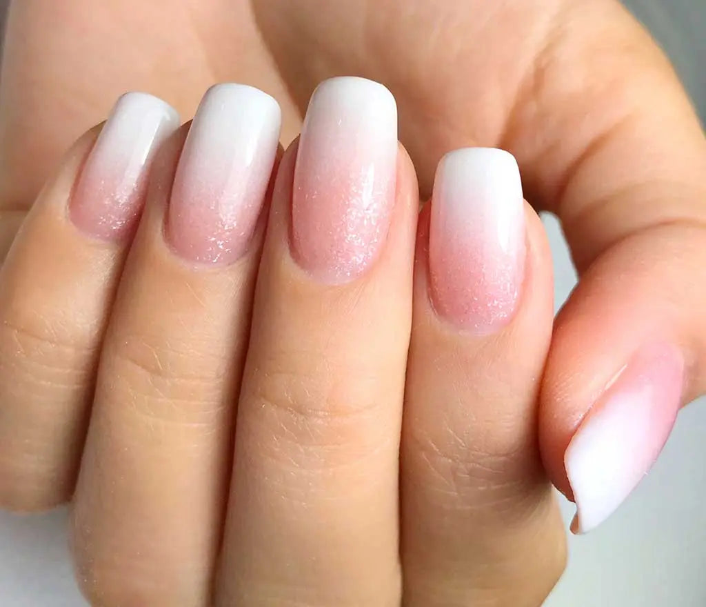 Protocole-de-Pose-de-Faux-Ongles-en-Gel-UV-Monophase-avec-French OCIBEL